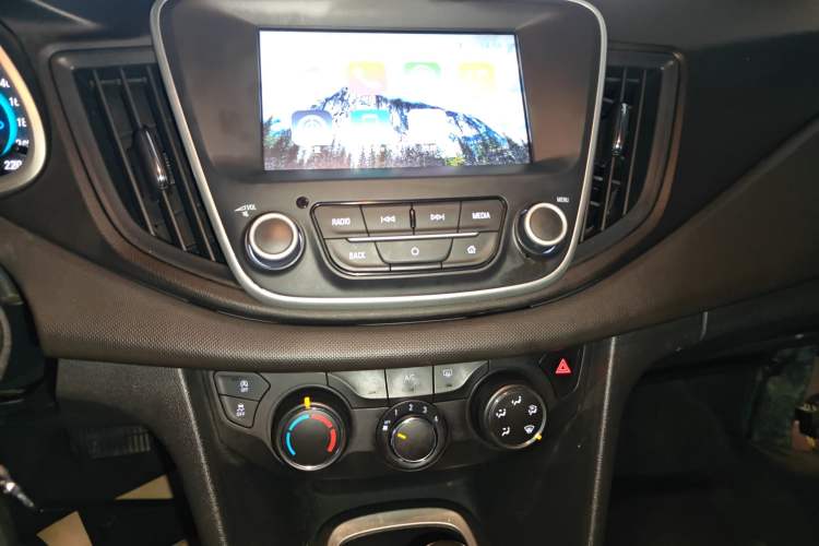 Used Chevrolet Cavalier 2019 320 Automatic Xinyue Edition Audio And AC Panel