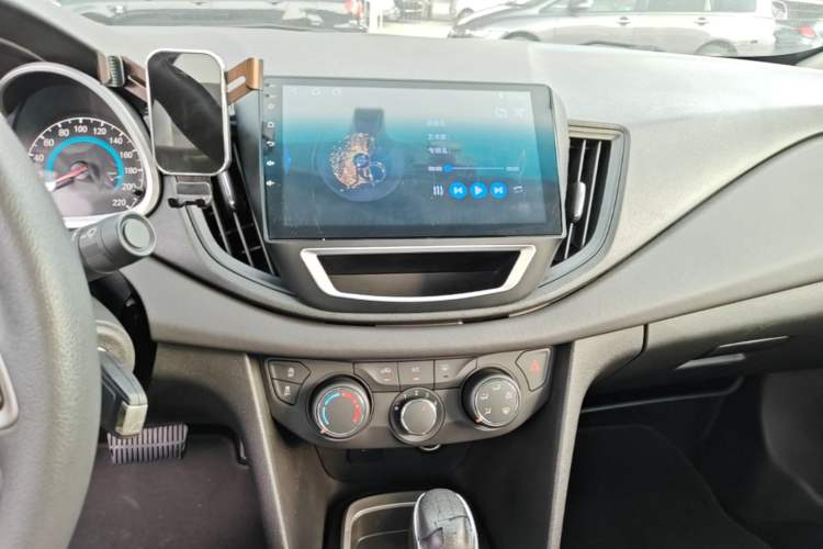 Used Chevrolet Cavalier 2019 320 Automatic Xinyue Edition Audio And AC Panel