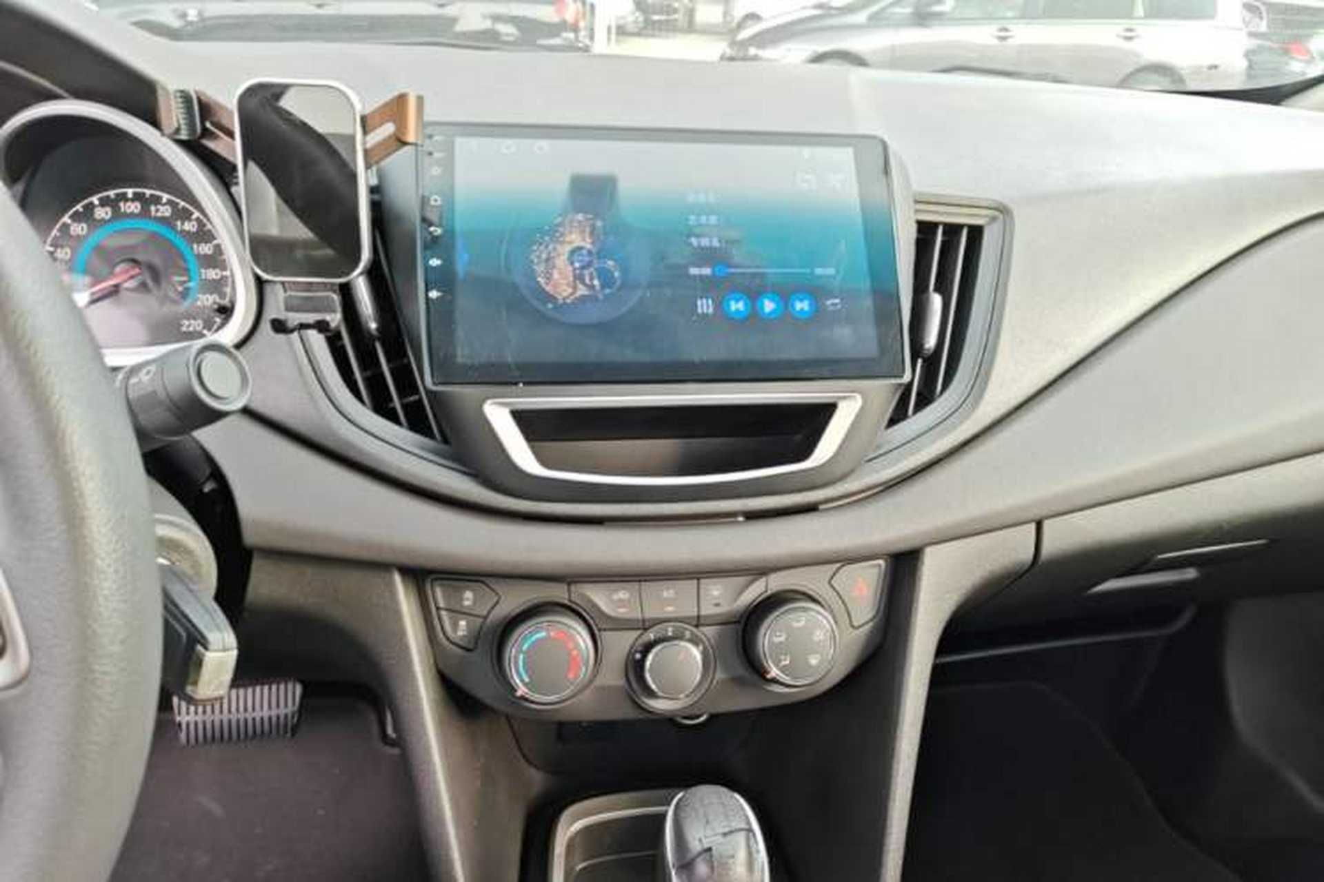 Used Chevrolet Cavalier 2019 320 Automatic Xinyue Edition Audio And AC Panel