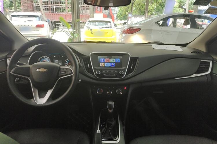 Used Chevrolet Cavalier 2019 320 Automatic Xinyue Edition Center Console