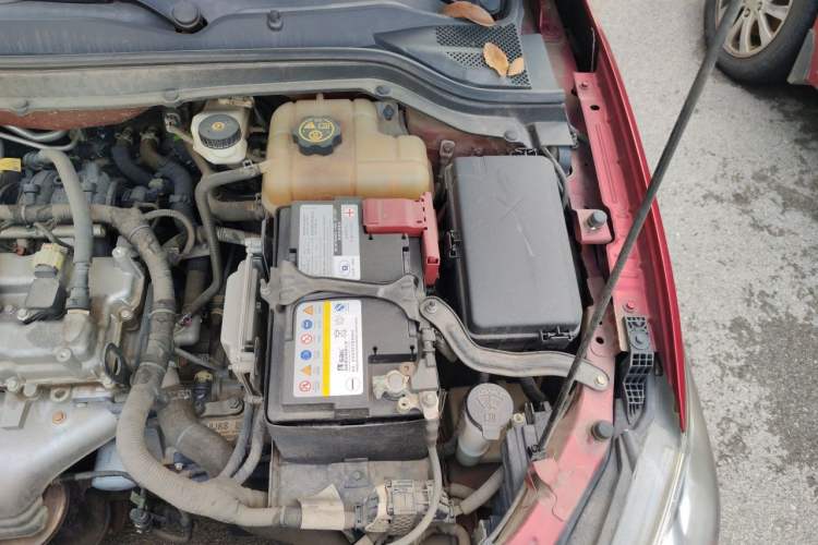 Used Chevrolet Cavalier 2019 320 Automatic Xinyue Edition Engine Bay Left