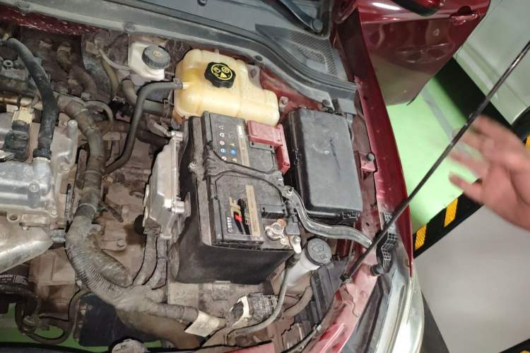 Used Chevrolet Cavalier 2019 320 Automatic Xinyue Edition Engine Bay Left