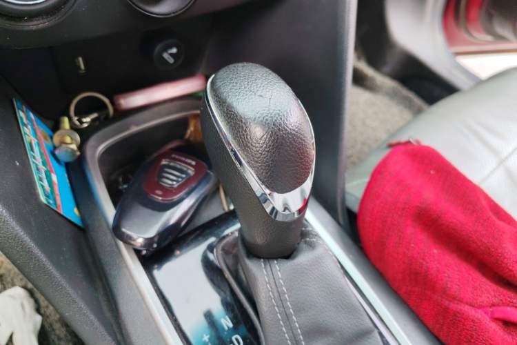Used Chevrolet Cavalier 2019 320 Automatic Xinyue Edition Gear Lever