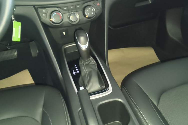 Used Chevrolet Cavalier 2019 320 Automatic Xinyue Edition Gear Lever