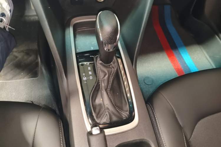 Used Chevrolet Cavalier 2019 320 Automatic Xinyue Edition Gear Lever