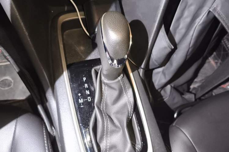 Used Chevrolet Cavalier 2019 320 Automatic Xinyue Edition Gear Lever