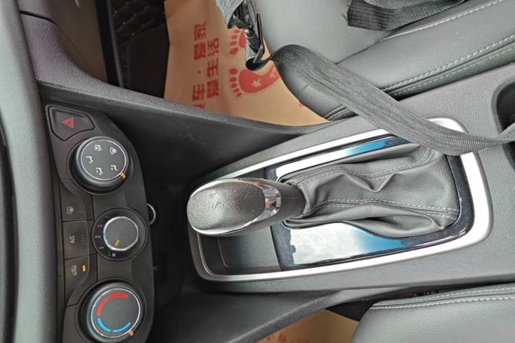 Used Chevrolet Cavalier 2019 320 Automatic Xinyue Edition Gear Lever