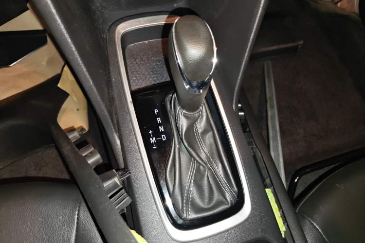 Used Chevrolet Cavalier 2019 320 Automatic Xinyue Edition Gear Lever