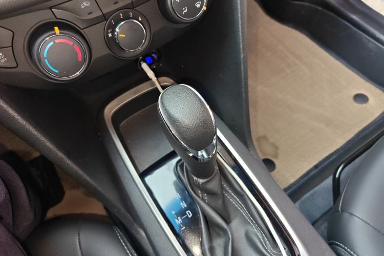 Used Chevrolet Cavalier 2019 320 Automatic Xinyue Edition Gear Lever