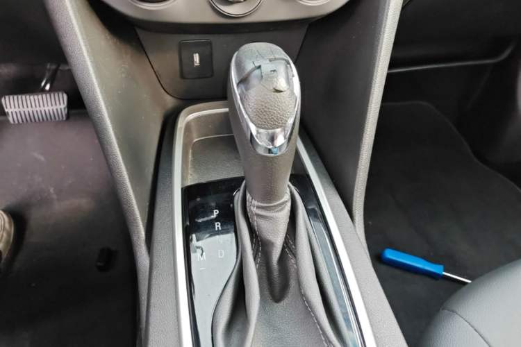 Used Chevrolet Cavalier 2019 320 Automatic Xinyue Edition Gear Lever