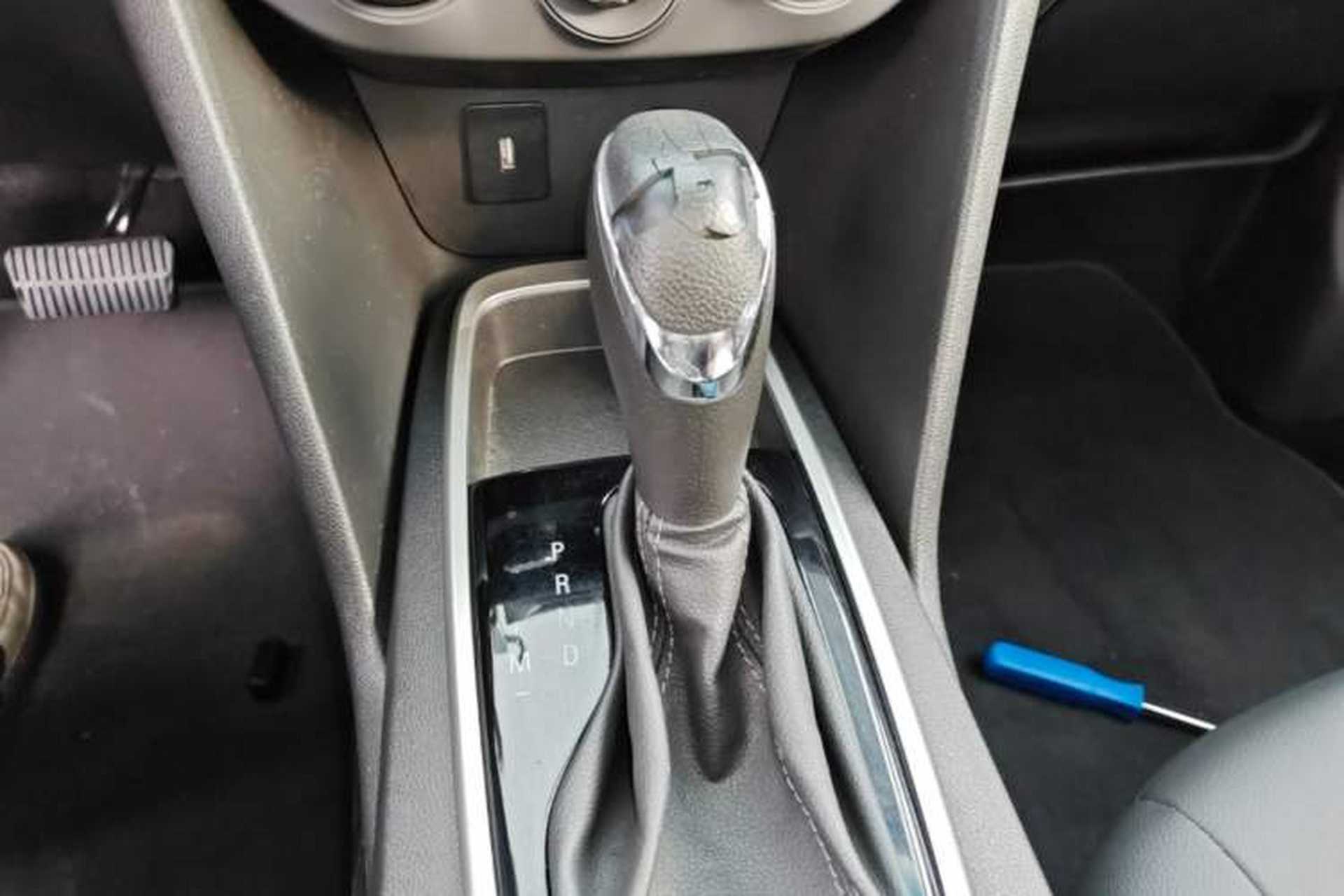 Used Chevrolet Cavalier 2019 320 Automatic Xinyue Edition Gear Lever