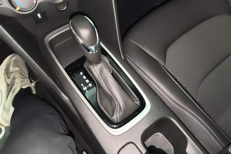 Used Chevrolet Cavalier 2019 320 Automatic Xinyue Edition Gear Lever