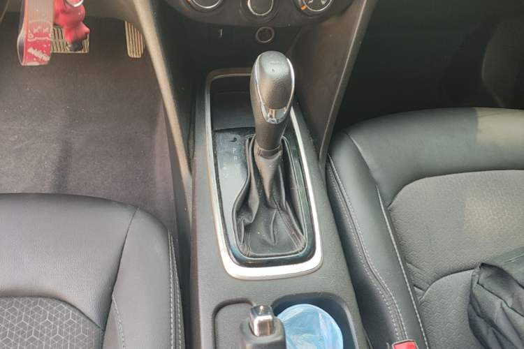Used Chevrolet Cavalier 2019 320 Automatic Xinyue Edition Gear Lever