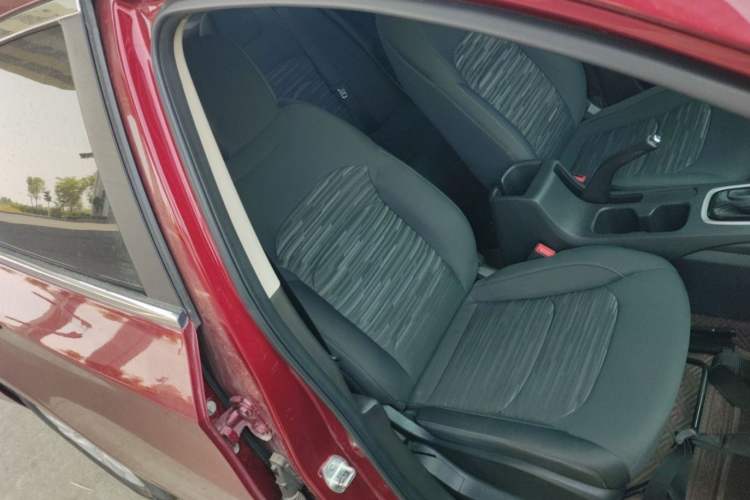 Used Chevrolet Cavalier 2019 320 Automatic Enjoyment with Sunroof Interior 7