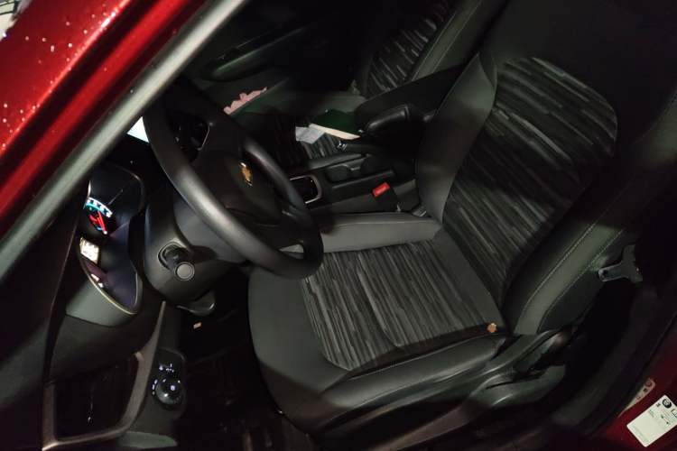 Used Chevrolet Cavalier 2019 320 Automatic Enjoyment with Sunroof Left Front Seat