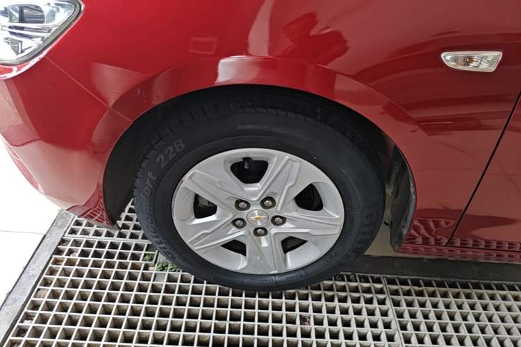 Used Chevrolet Cavalier 2019 320 Automatic Enjoyment with Sunroof Left Front Wheel Hub