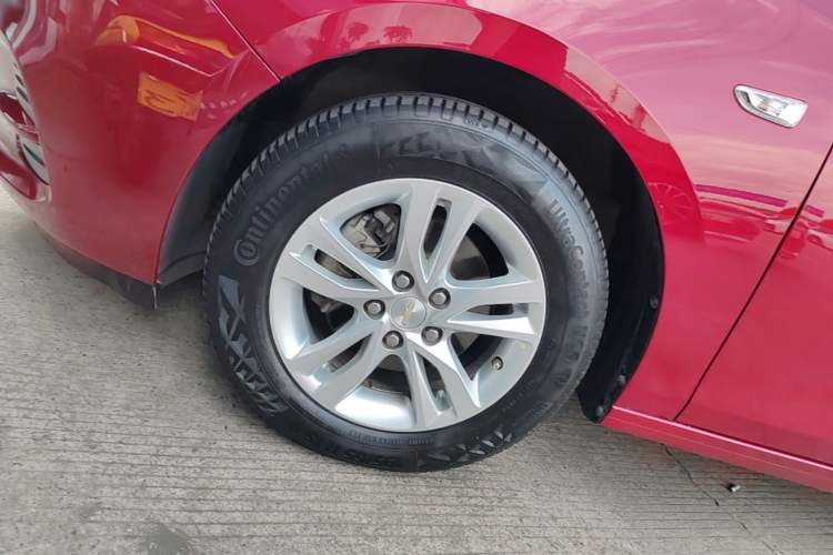 Used Chevrolet Cavalier 2019 320 Automatic Xinyue Edition Left Front Wheel Hub