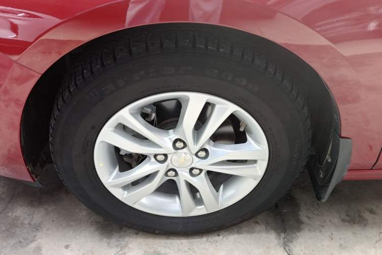 Used Chevrolet Cavalier 2019 320 Automatic Xinyue Edition Left Front Wheel Hub
