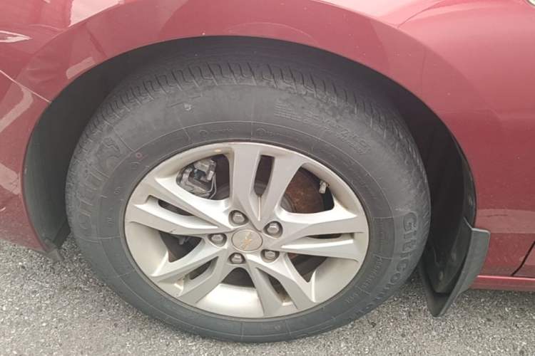Used Chevrolet Cavalier 2019 320 Automatic Xinyue Edition Left Front Wheel Hub