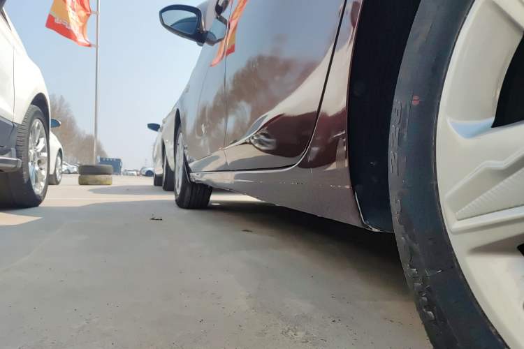 Used Chevrolet Cavalier 2019 320 Automatic Enjoyment with Sunroof Left Side Sill