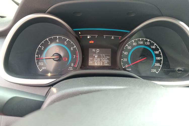 Used Chevrolet Cavalier 2019 320 Automatic Enjoyment with Sunroof Odometer Close Up