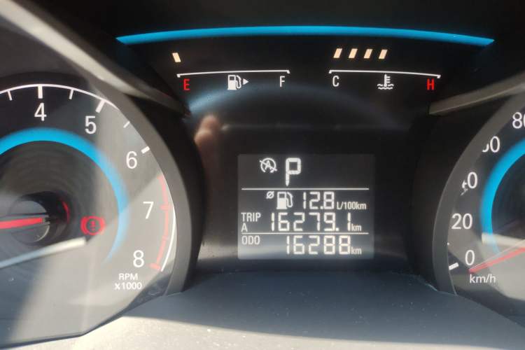 Used Chevrolet Cavalier 2019 320 Automatic Enjoyment with Sunroof Odometer Close Up