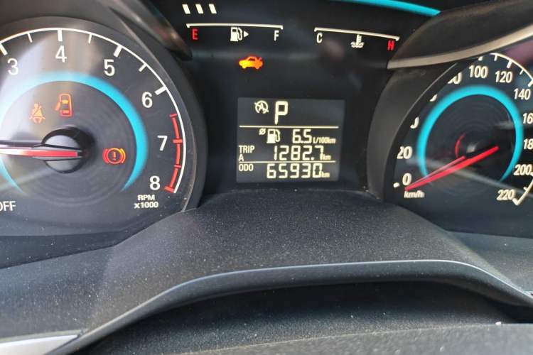 Used Chevrolet Cavalier 2019 320 Automatic Enjoyment with Sunroof Odometer Close Up