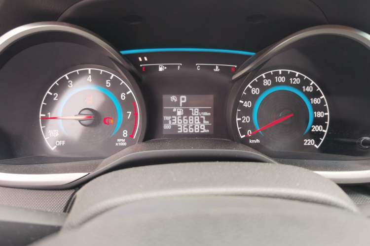 Used Chevrolet Cavalier 2019 320 Automatic Enjoyment with Sunroof Odometer Close Up