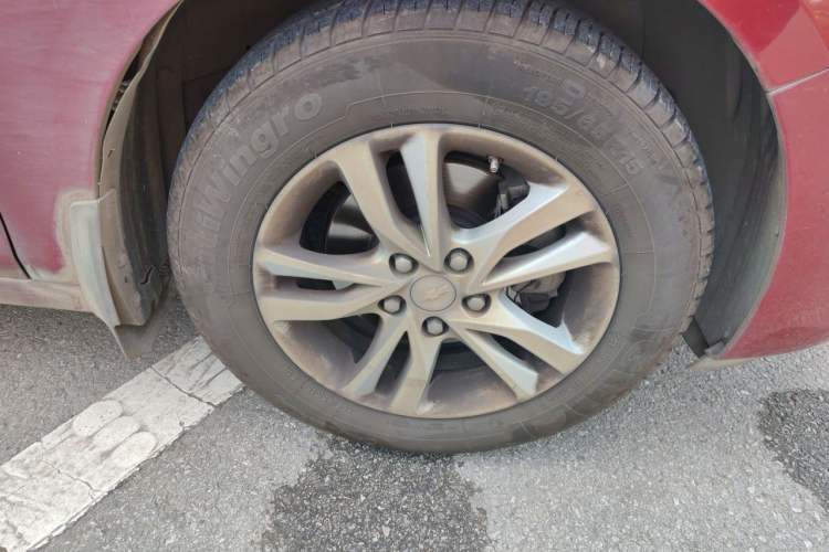 Used Chevrolet Cavalier 2019 320 Automatic Xinyue Edition Right Front Wheel Hub