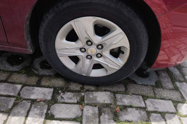 Used Chevrolet Cavalier 2019 320 Automatic Enjoyment with Sunroof Right Front Wheel Hub