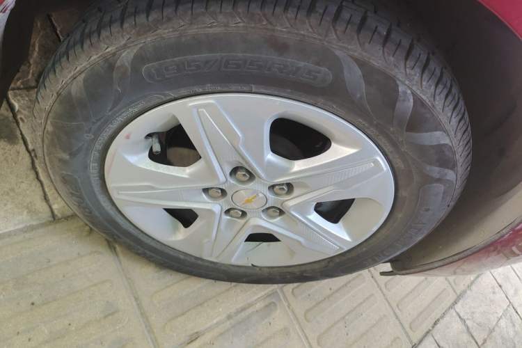 Used Chevrolet Cavalier 2019 320 Automatic Enjoyment with Sunroof Right Front Wheel Hub