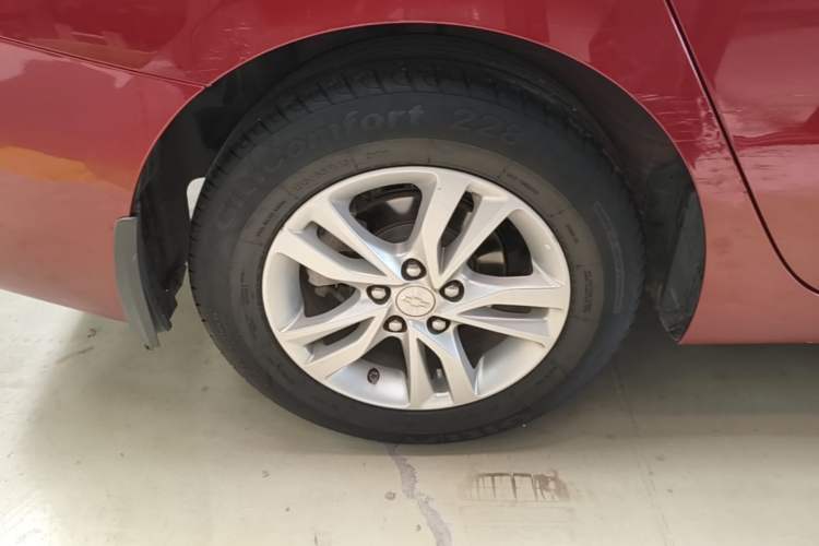 Used Chevrolet Cavalier 2019 320 Automatic Xinyue Edition Right Rear Wheel Hub