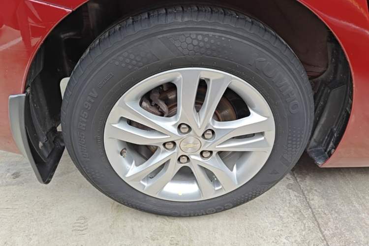 Used Chevrolet Cavalier 2019 320 Automatic Xinyue Edition Right Rear Wheel Hub