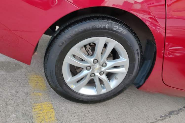 Used Chevrolet Cavalier 2019 320 Automatic Xinyue Edition Right Rear Wheel Hub