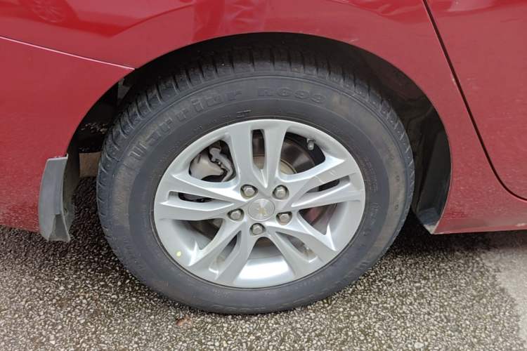 Used Chevrolet Cavalier 2019 320 Automatic Xinyue Edition Right Rear Wheel Hub