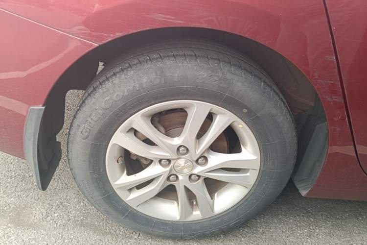 Used Chevrolet Cavalier 2019 320 Automatic Xinyue Edition Right Rear Wheel Hub
