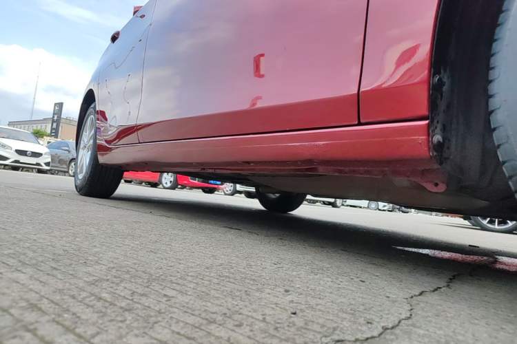 Used Chevrolet Cavalier 2019 320 Automatic Xinyue Edition Right Side Sill