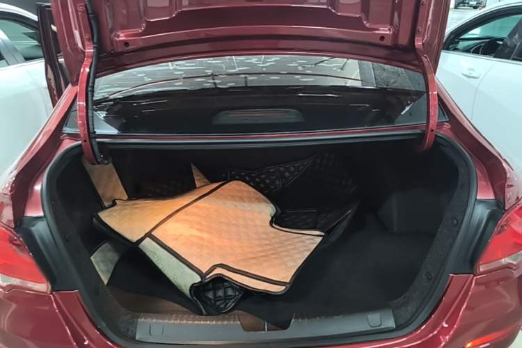 Used Chevrolet Cavalier 2019 320 Automatic Xinyue Edition Trunk
