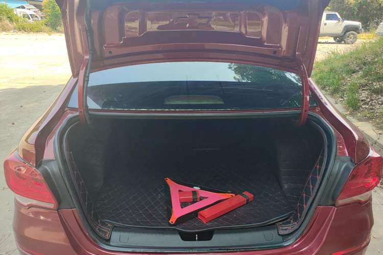Used Chevrolet Cavalier 2019 320 Automatic Xinyue Edition Trunk