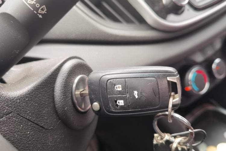 Used Chevrolet Cavalier 2019 320 Automatic Enjoyment with Sunroof Vehicle Key