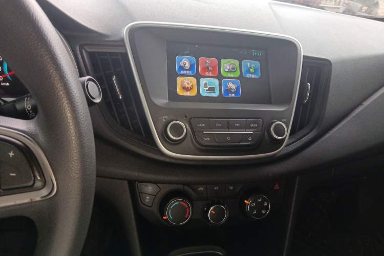 Used Chevrolet Cavalier 2019 320 Automatic Xinyue Edition Audio And AC Panel