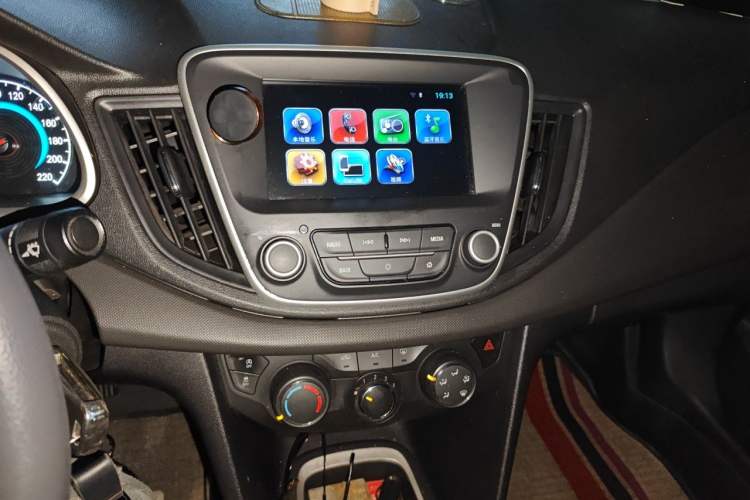 Used Chevrolet Cavalier 2019 325T Dual-Clutch Xinyue Edition Audio And AC Panel