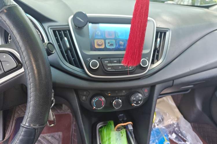 Used Chevrolet Cavalier 2019 320 Automatic Xinyue Edition Audio And AC Panel