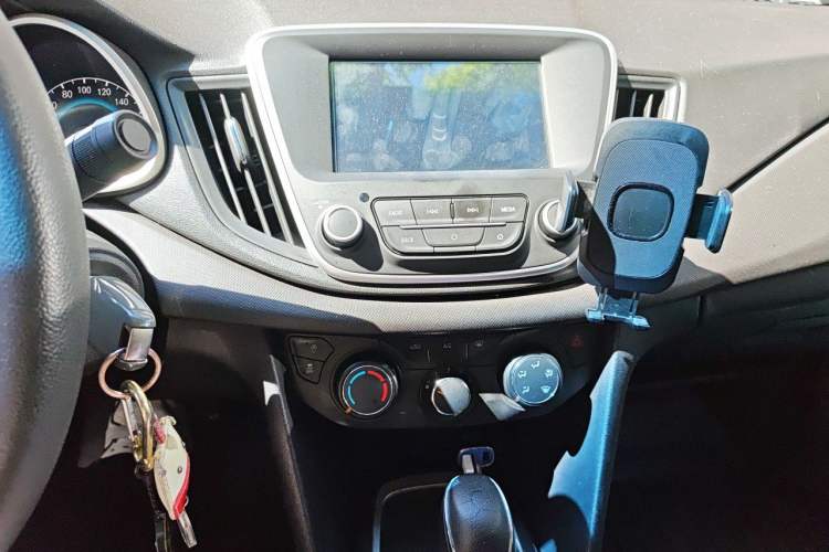Used Chevrolet Cavalier 2019 320 Automatic Xinyue Edition Audio And AC Panel