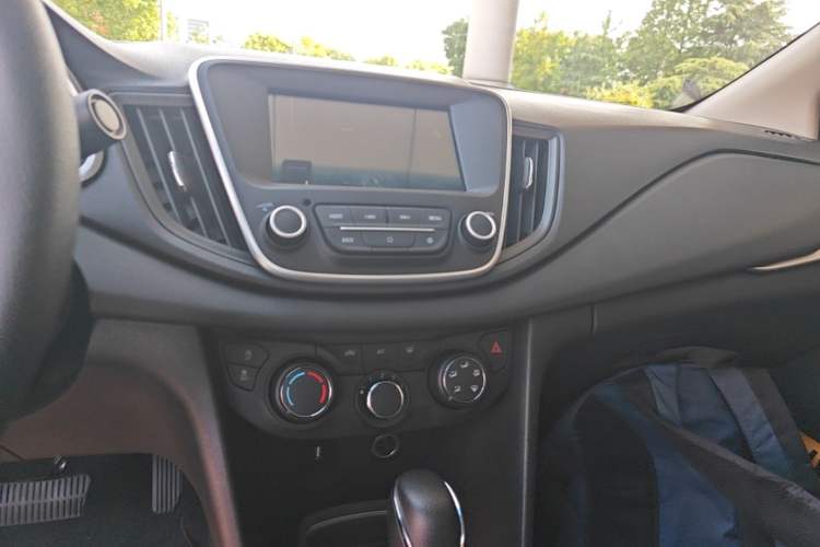 Used Chevrolet Cavalier 2019 320 Automatic Xinyue Edition Audio And AC Panel