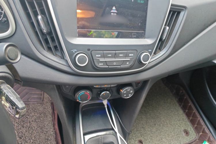 Used Chevrolet Cavalier 2019 320 Manual Xinyue Edition Audio And AC Panel