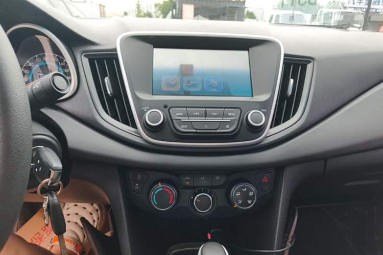 Used Chevrolet Cavalier 2019 320 Automatic Xinyue Edition Audio And AC Panel