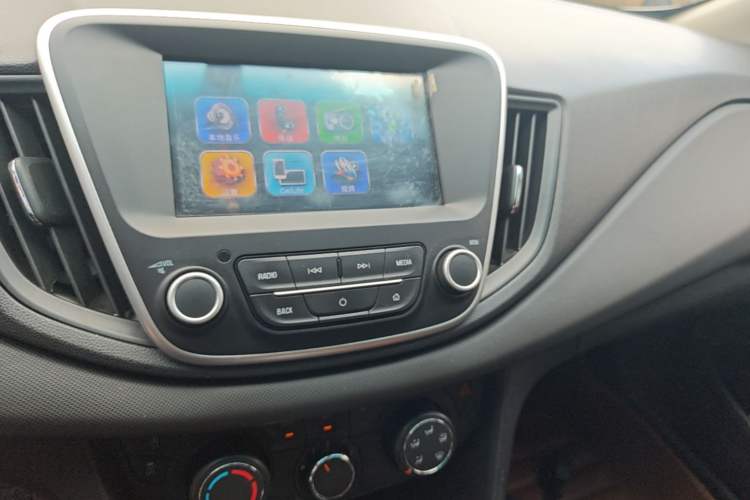 Used Chevrolet Cavalier 2019 320 Automatic Xinyue Edition Audio And AC Panel