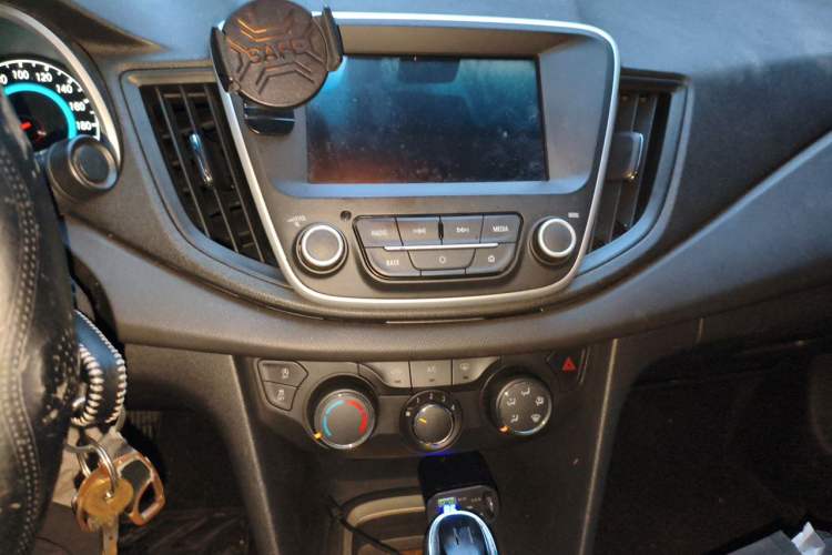 Used Chevrolet Cavalier 2019 320 Automatic Xinyue Edition Audio And AC Panel