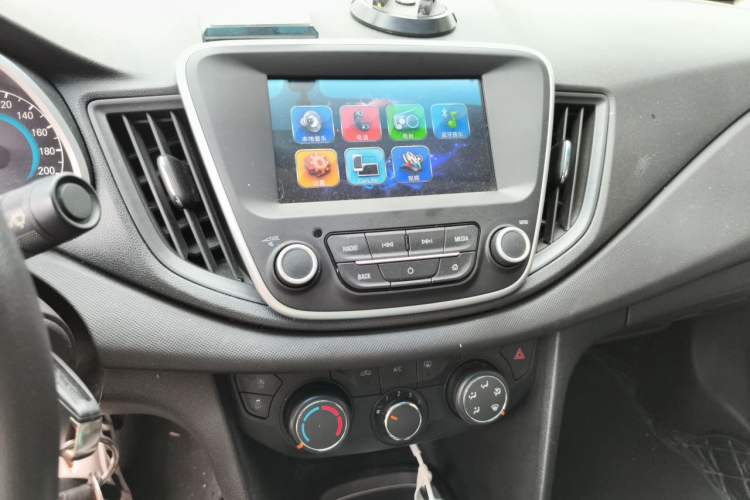Used Chevrolet Cavalier 2019 320 Automatic Xinyue Edition Audio And AC Panel